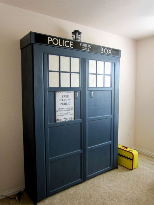 tardis-murphy-bed